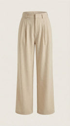 Weite Bundfaltenhose in hellem Beige, vollständig gefaltet, flach liegende Ansicht