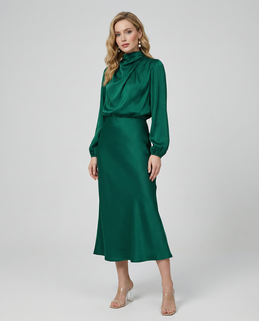 Satin-Abendkleid in Dunkelgrün, langarm, mit Wasserfall-Ausschnitt und Midi-Länge