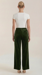 Damen Samthose mit weitem Bein, dunkelgrün, Rückansicht, hoher Bund