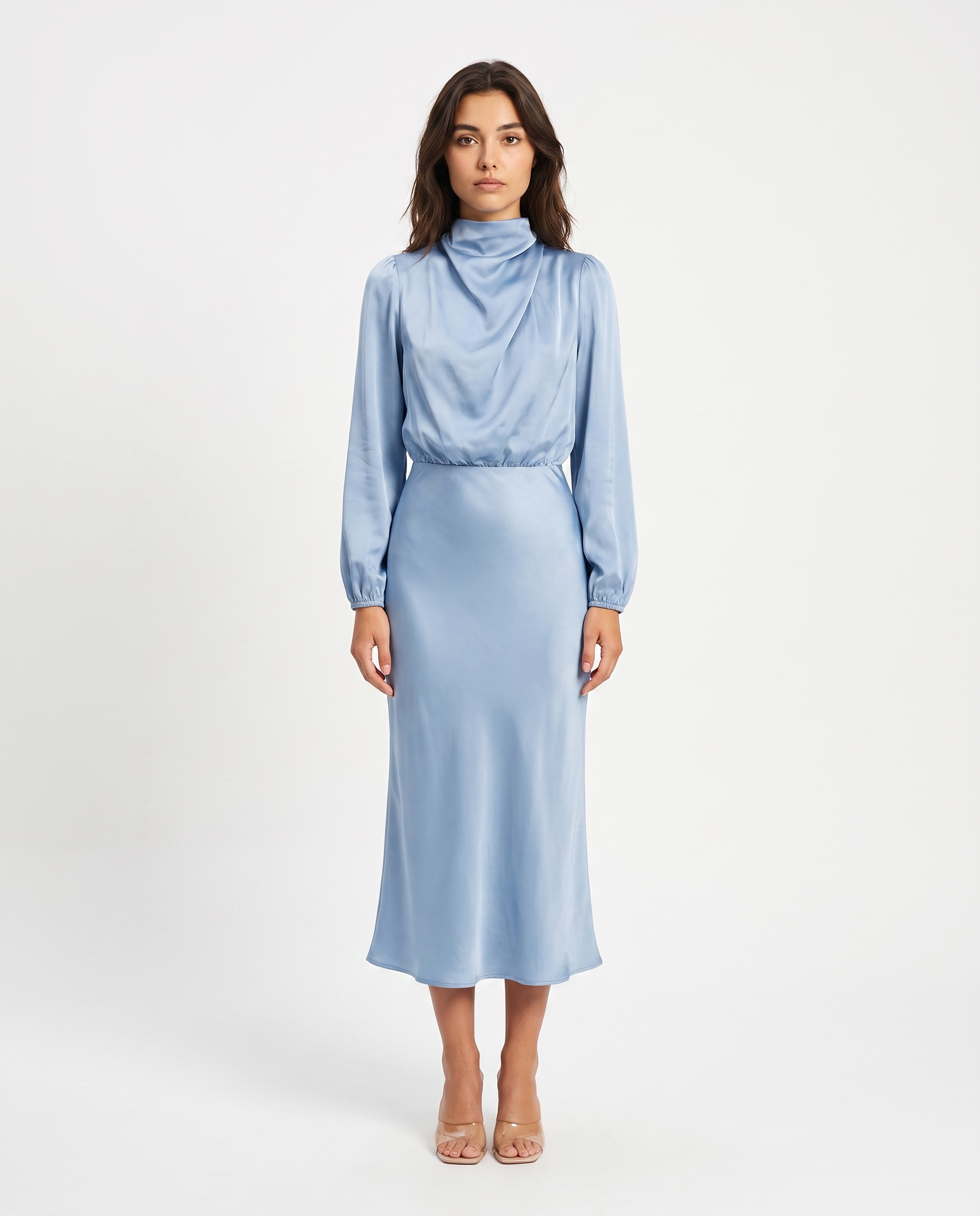 Satin-Abendkleid in Hellblau mit hochgeschlossenem Wasserfall-Ausschnitt und langen Ärmeln