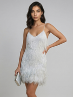 Weißes Pailletten-Minikleid mit Spaghettiträgern, Federsaum und Fransen