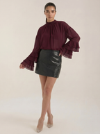 Transparente Bluse mit Stehkragen und Volantärmeln, bordeauxrot, locker fallend
