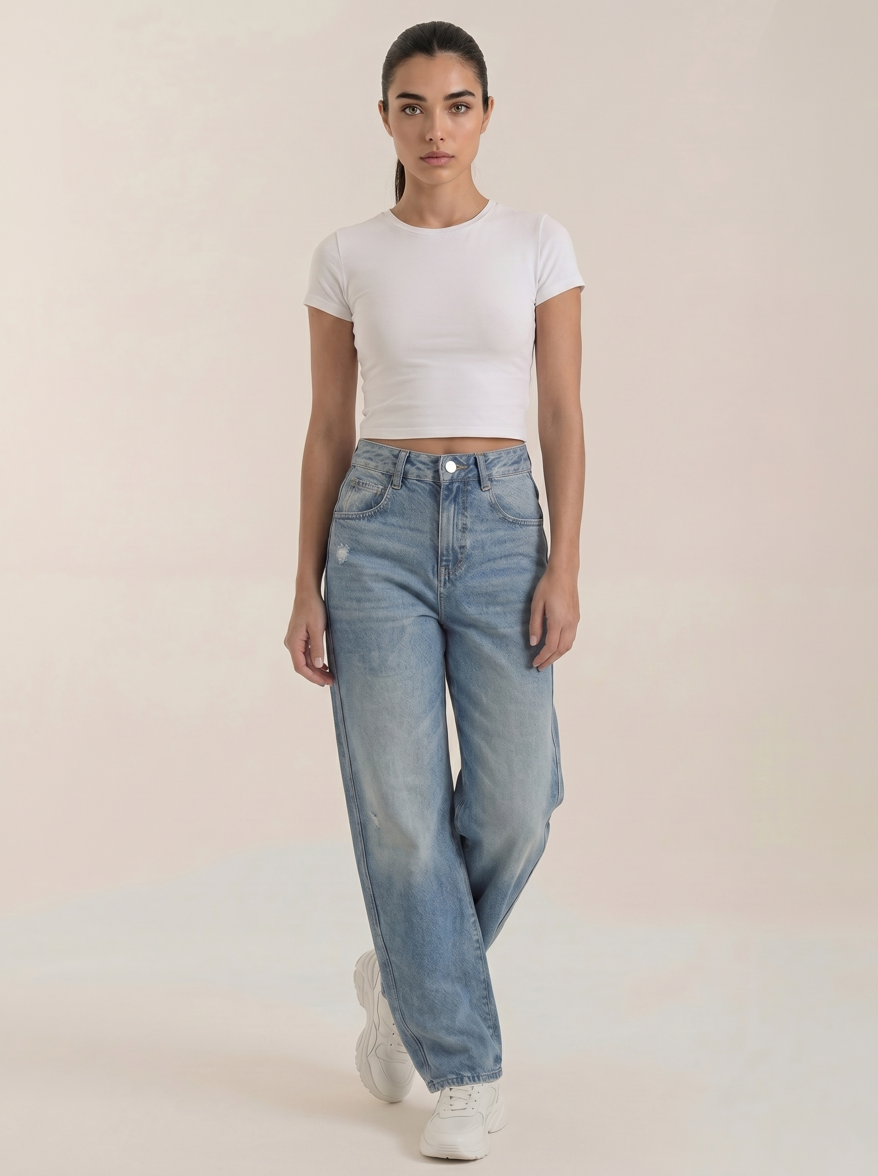 Helle blaue Damen-Jeans mit weitem Bein, mittlere Bundhöhe, Knopfverschluss vorne