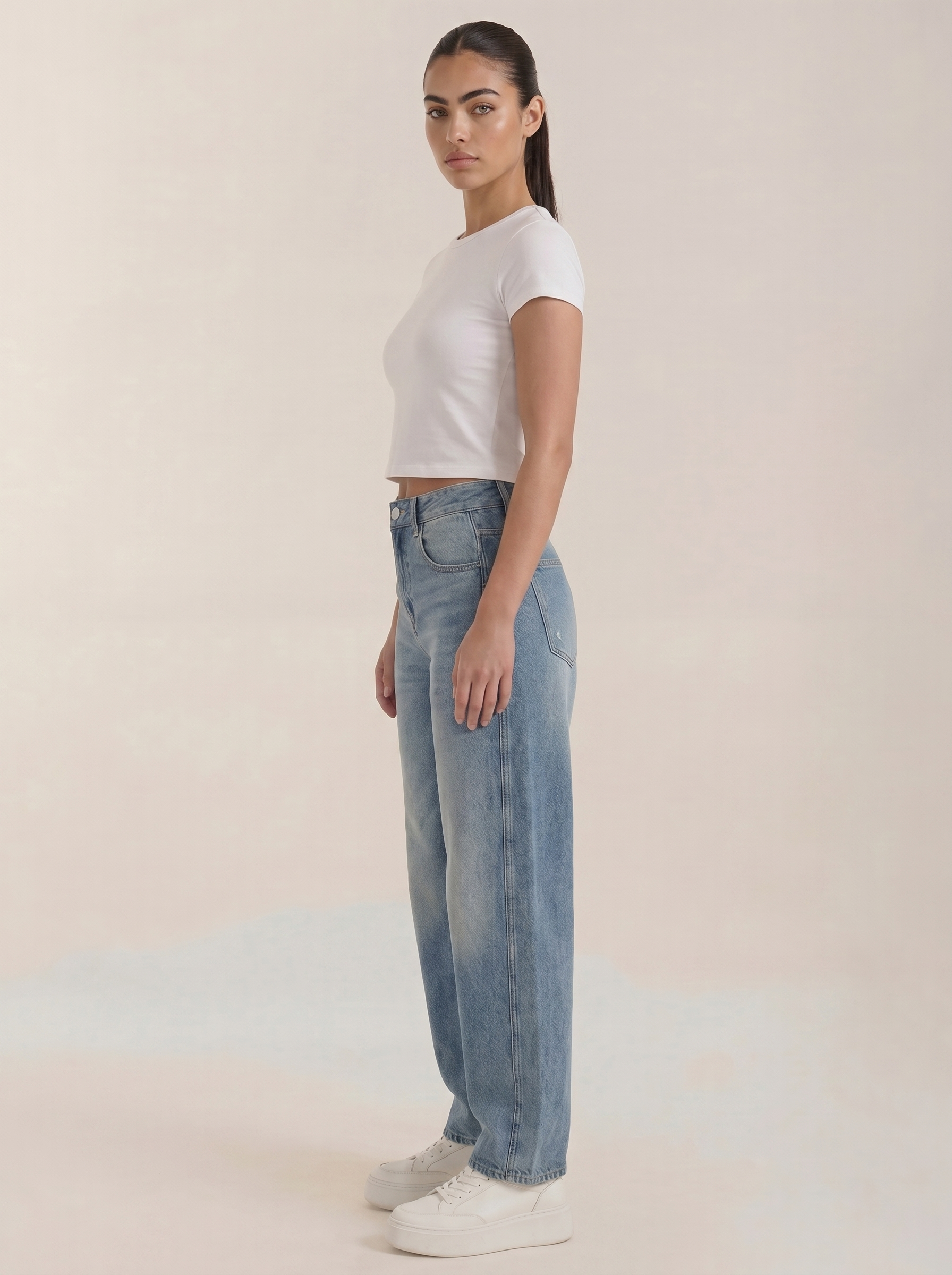 Helle blaue Damen-Wide-Leg Jeans, hohe Taille, gerade Nähte, seitliche Ansicht