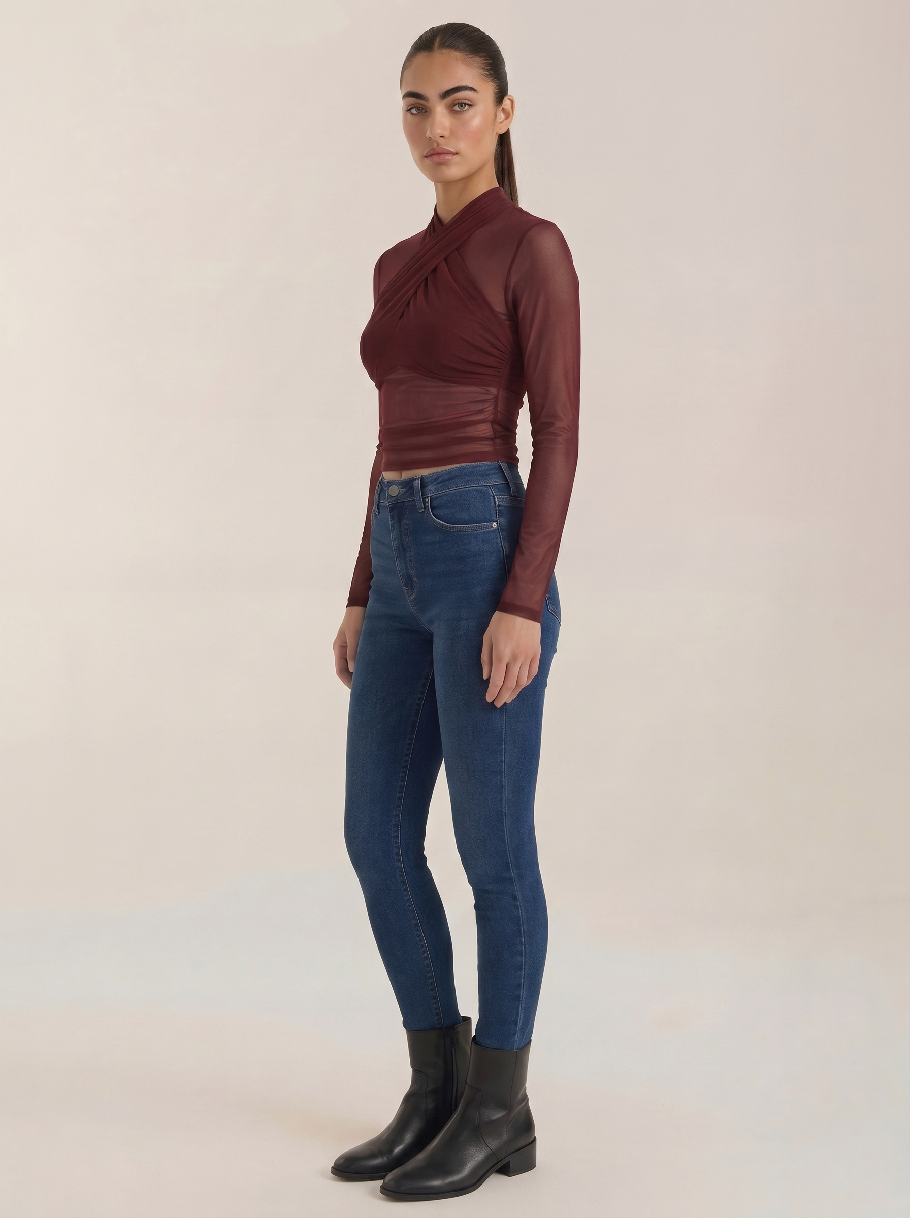 Bordeauxfarbenes transparentes Mesh-Wickeltop mit langen Ärmeln und seitlicher Taillenraffung
